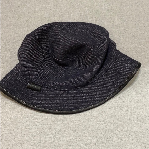 🚨SALE🚨Gently used once Coach bucket hat - Picture 10 of 12